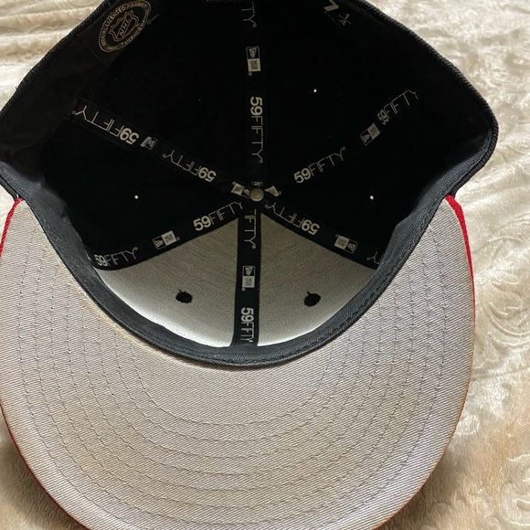 New Era 59Fifty Detroit Red Wings NHL Hockey Fitted Hat Cap Black Red - Picture 4 of 4